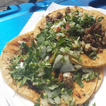 Primo's Tacos - Asada and pastor tacos... wonderful! - Food Trucks Near Me - Detroit, Michigan