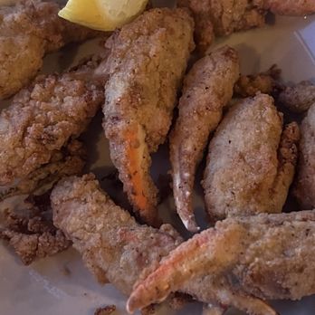 Surf Hut - Wonderful crab claws - Seafood Near Me - Destin, Florida