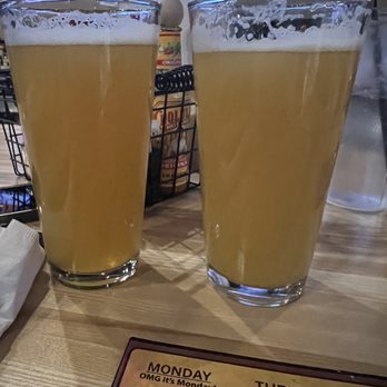 The Hub Grill and Bar - 22 oz IPAs - American Near Me - Mesa, Arizona The Hub Grill and Bar - 22 oz IPAs - American Near Me - Mesa, Arizona