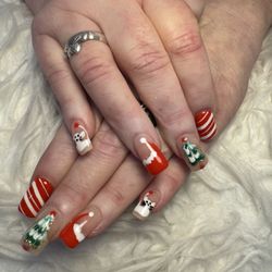 Dazzling Nails - Christmas nails hand painted by Kim