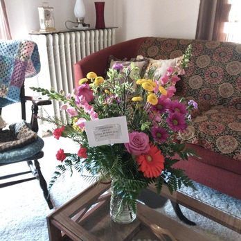 Merle's Flower Shop - Stunningly beautiful floral arrangement!! This is the place to buy them!! - Florists Near Me - Seward, Nebraska Merle's Flower Shop - Stunningly beautiful floral arrangement!! This is the place to buy them!! - Florists Near Me - Seward, Nebraska