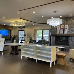 Radisson Hotel Grand Rapids Riverfront - Lobby