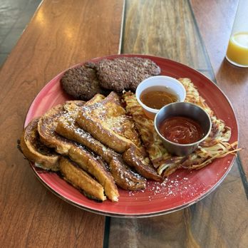 Miyo Cafe - Vanilla French Toast - Cafes Near Me - Castle Rock, Colorado