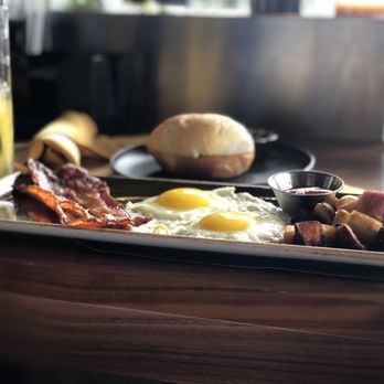 GRANVILLE - Village breakfast with gluten free bun - New American Near Me - Pasadena, California GRANVILLE - Village breakfast with gluten free bun - New American Near Me - Pasadena, California