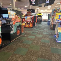 Chuck E. Cheese