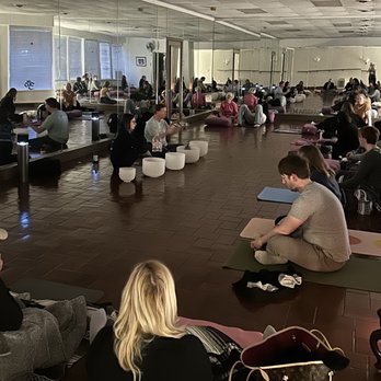 Quantum Divinity Healing  - Sharing our knowledge of sound therapy to the full house at Hot Yoga in Grosse Pointe, Michigan - Reiki Near Me