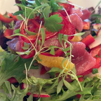 Vintage - Tuna sashimi salad with Hawaiian big eye tuna - Breakfast & Brunch Near Me - Vail, Colorado