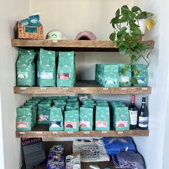 Summit Coffee - Bags of freshly roasted coffee for sale. - Coffee & Tea Near Me - Charlotte, North Carolina Summit Coffee - Bags of freshly roasted coffee for sale. - Coffee & Tea Near Me - Charlotte, North Carolina