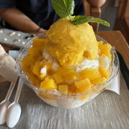 Mango Yogurt bingsu