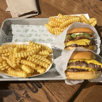 Shake Shack Baybrook - Fast Food Near Me - Webster, Texas Shake Shack Baybrook - Fast Food Near Me - Webster, Texas