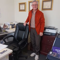 Gilliland Chiropractic - Dr. Troy Gilliland in side the office