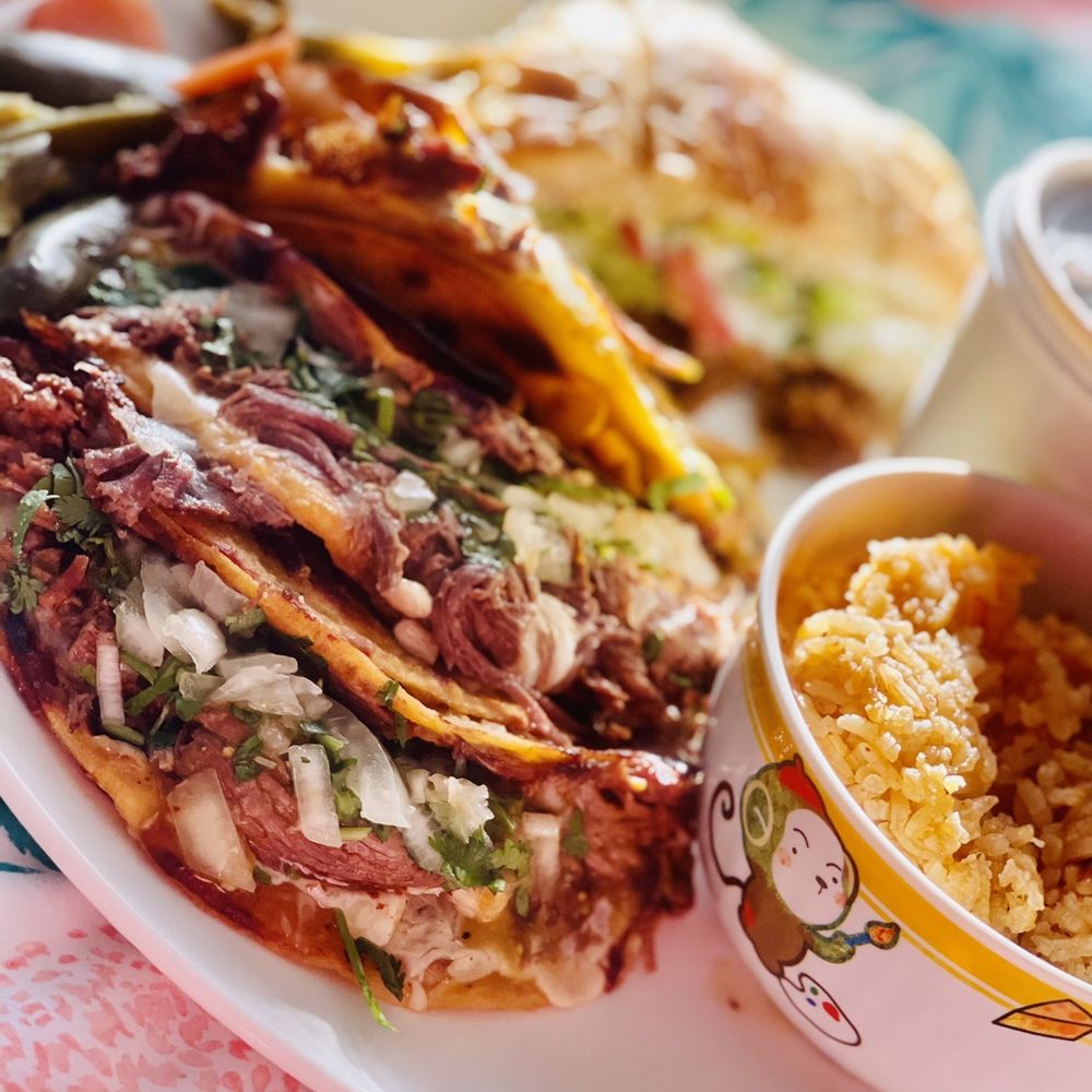 Santa Ana Amatlán - a plate of mexican food - Food Trucks Near Me - Manteca, California Santa Ana Amatlán - a plate of mexican food - Food Trucks Near Me - Manteca, California
