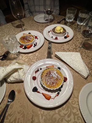 The Polo Lounge by null