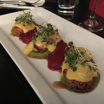 Punakaiki Resort - Scallop starter. Every sauce on this plate adds something to the mix and it was amazing! Scallops perfectly cooked and tender. - Hotels Near Me - Punakaiki, WTC
