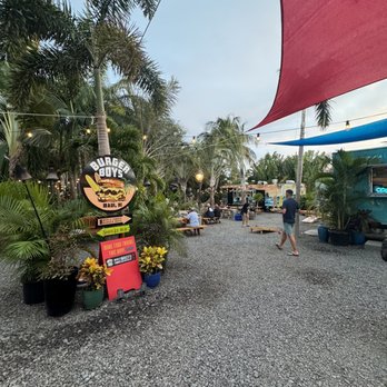 Kihei Food Oasis - Food Trucks Near Me - Kihei, Hawaii Kihei Food Oasis - Food Trucks Near Me - Kihei, Hawaii