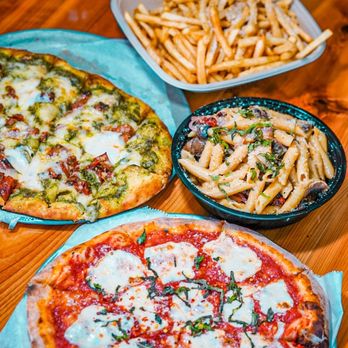 Foozo Artisan Pizza - Variety - Pizza Near Me - Miami Beach, Florida