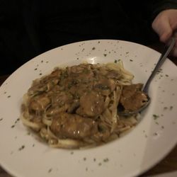 Roberto's Ristorante - Chicken Marsala.  A very tasty treat for my pallet !!! Sooooo gooood !!!!!
