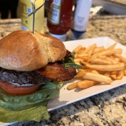 The Garden Grille & Bar - Hamburger with bacon