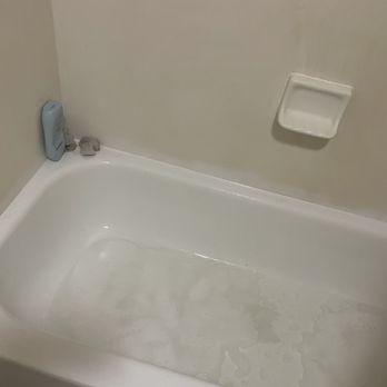 Residence Inn Naples - Bathtub not draining - Hotels Near Me - Naples, Florida