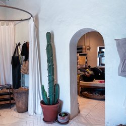 Nomad Chic - Boutique interior- so cute!