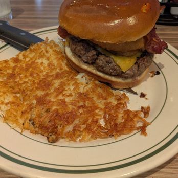 Art's Corner Cafe - BBQ Burger - Breakfast & Brunch Near Me - Ventura, California