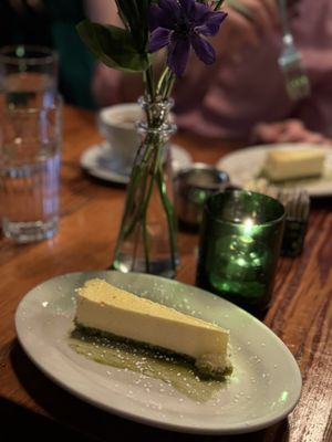 Satis Bistro by null