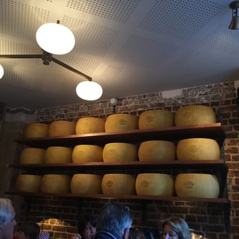 East Mamma - Wheels of the cheese at East Mamma! - Pizza Near Me - Paris, 75