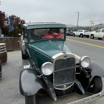 Spud Point Crab Company - Outside - Seafood Near Me - Bodega Bay, California