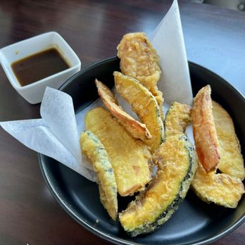 Misti Maki - The only thing that's decent for the meal - Sushi Bars Near Me - Pleasant Grove, Utah