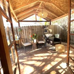 Outdoor area and outdoor shampoo bowl