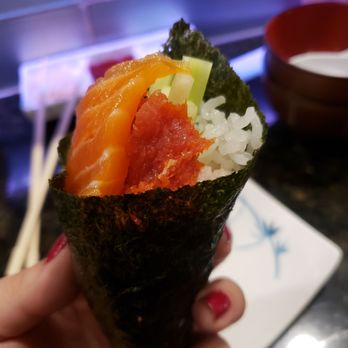 Show Sushi - Spicy tuna and salmon hand roll - Sushi Bars Near Me - San Dimas, California