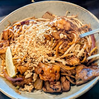 Pulau Pinang - Mee Goreng Noodles $12 - Malaysian Near Me - Elmhurst, New York