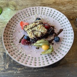 Berry crumble with chocolate drizzle Berry crumble with chocolate drizzle