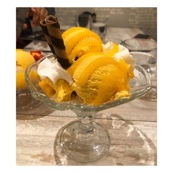 Mango Mango Dessert - Mango sundae - Desserts Near Me - New York, New York