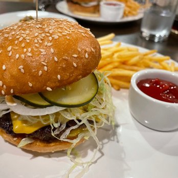 Oak Hill Post - All American Burger - New American Near Me - Pittsburgh, Pennsylvania