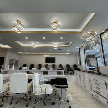 Manos Nail Bar - Inside - Nail Salons Near Me - Dallas, Texas