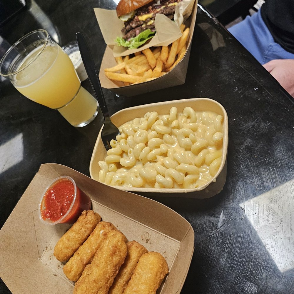 Thompson Brewing - Mac and cheese, mozzarella sticks, and burger - American Near Me - Riverside, California Thompson Brewing - Mac and cheese, mozzarella sticks, and burger - American Near Me - Riverside, California