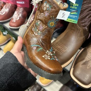 Boot Barn - Toddler boots size 7 - Shoe Stores Near Me - Stockton, California