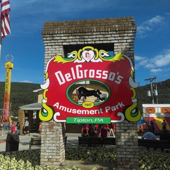DelGrosso's Park & Laguna Splash - Big sign in the middle of the park - Amusement Parks Near Me - Tipton, Pennsylvania