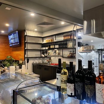 SLIVER Pizzeria- Lafayette -  a view of the counter area - Pizza Near Me - Lafayette, California