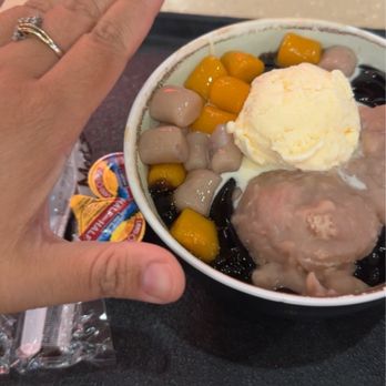 Meet Fresh - Huge portion sizes - Desserts Near Me - Cerritos, California