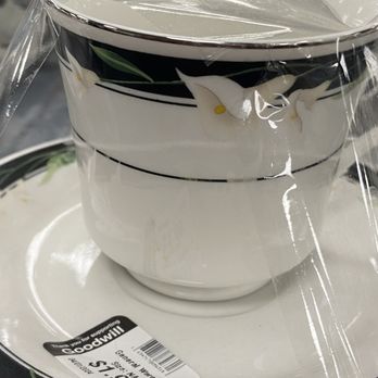 Goodwill Store Donation Center - Beautiful dishes - Donation Center Near Me - Montgomeryville, Pennsylvania