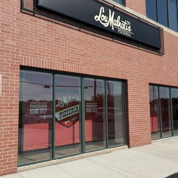 Lou Malnati's Pizzeria - Pizza Near Me - Fox Point, Wisconsin