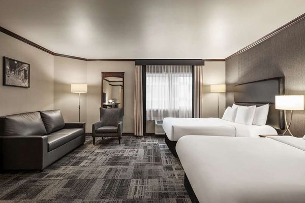 Best Western Plus City Centre/Centre-Ville by null