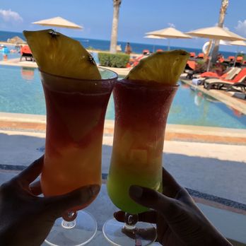 Secrets Playa Mujeres - Drinks from Manatees Bar - Resorts Near Me - Cancún, ROO
