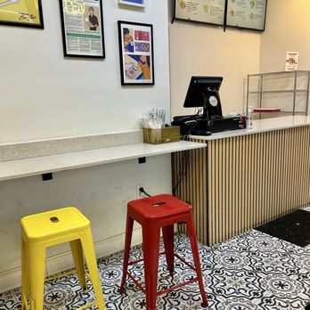 LBU Saigon By Saigon Fresh Noodles - Inside and cashier counter - Vietnamese Near Me - Suwanee, Georgia LBU Saigon By Saigon Fresh Noodles - Inside and cashier counter - Vietnamese Near Me - Suwanee, Georgia