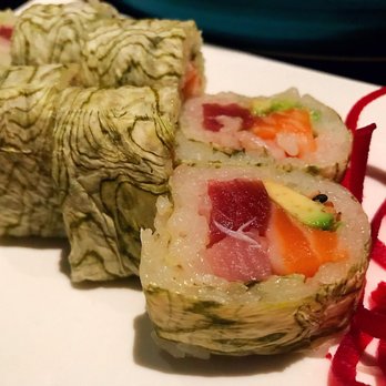 Wild Ginger Restaurant - Close-Up Fantasy 12 Roll! - Asian Fusion Near Me - Franklin, Tennessee