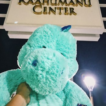 Fun Factory - Im kind of a pro at the giant crane machine ;P - Arcades Near Me - Kahului, Hawaii