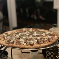 Koloa Pizza Kitchen + Bar - Custom pizza
