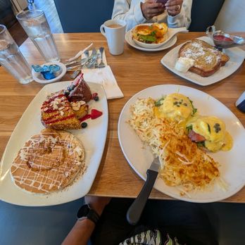 Broken Yolk Cafe - Breakfast & Brunch Near Me - Rancho Cucamonga, California Broken Yolk Cafe - Breakfast & Brunch Near Me - Rancho Cucamonga, California